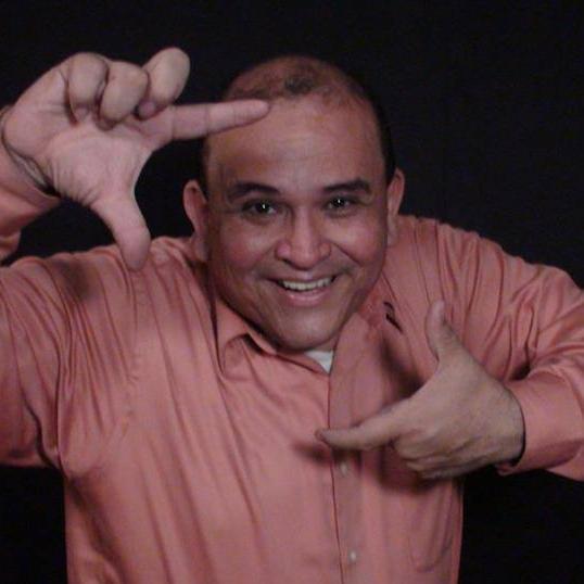 Actor, docente y director teatral con más de 30 años de dedicación a las Tablas, Universidad de Carabobo, Primero Papa Dios!!!!!