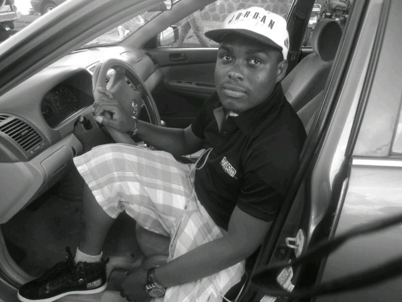 borellarose's profile picture. 