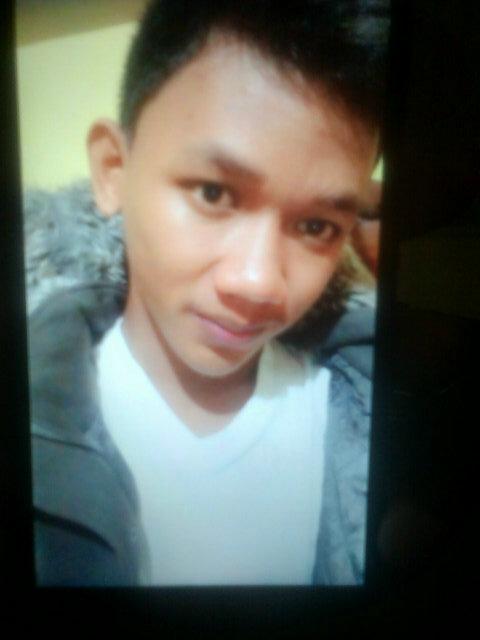 ilhamaprian's profile picture. I love you not only for  what you are but for what im when im with you ♥