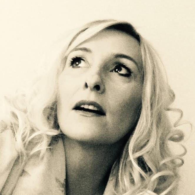 Contemporary erotic romance author of #TheHunterBrothersSeries, ebook addict, party lover and lifelong Virgo