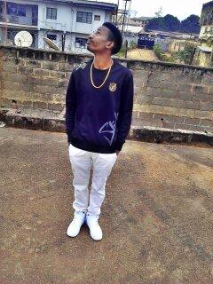 Oh God...I'm a kul guy I love music...I love singing(rapping) I love dancing...I love it wen a gul gets crazy...I love jesus....I love friends..pin 32278527