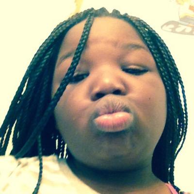 my name is Che'kyhia  I like to be bossy my favorite food is mac an cheese and chicken I like like art and krafts