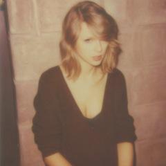 Yes, our idol is flawless. No, we're not blind. Yes, it's Taylor Swift. Fanfic? Check our faves! {Indonesian + English language}