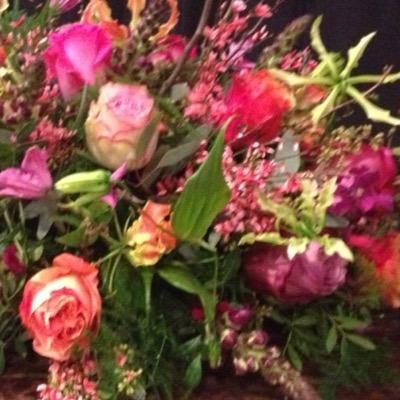 creatieve, flexibele, servicegerichte bloemist voor elke gelegenheid de juiste op maat bloemendecoratie laat je verrassen!