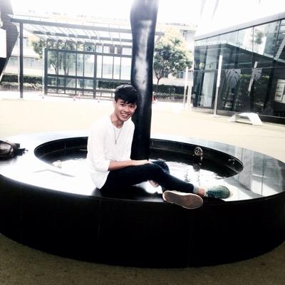 Im_Haziq's profile picture. some minds are better kept apart
IG: z.sxnshxne