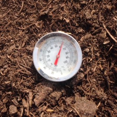We are looking to bring life back to our soil by working with nature instead of against it. Through composting and water management we can make it happen.