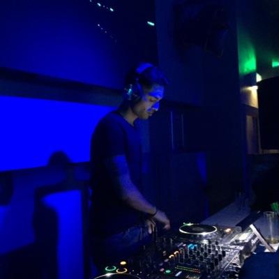 Officialsunman's profile picture. DJ & Producer http://t.co/G9zRE4gsSZ http://t.co/PAiq53DYTz