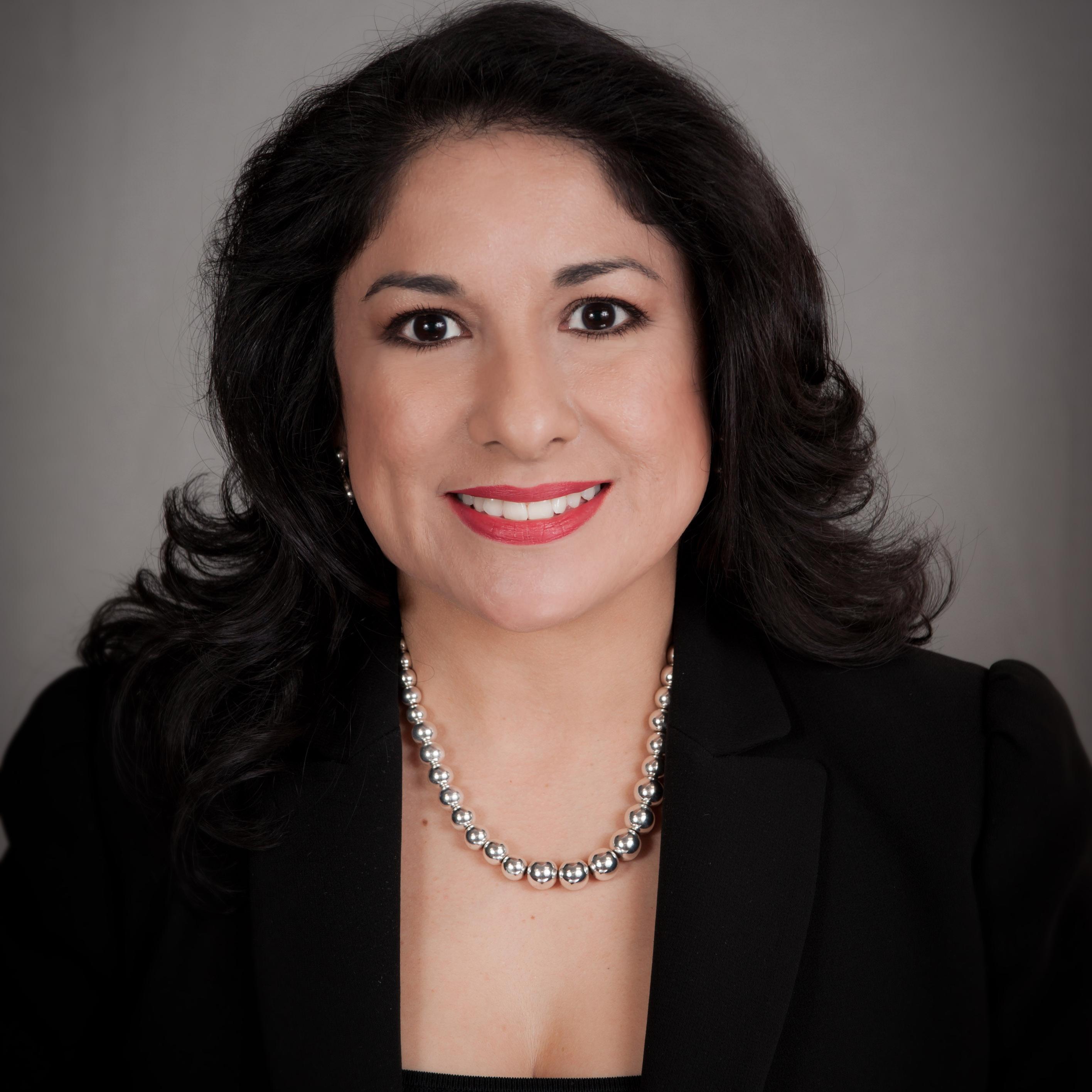 Well-organized, proactive, prepared, Lisa Cantu provides buyers and sellers with smooth, effortless transactions. Join Lisa's growing list of happy homeowners!
