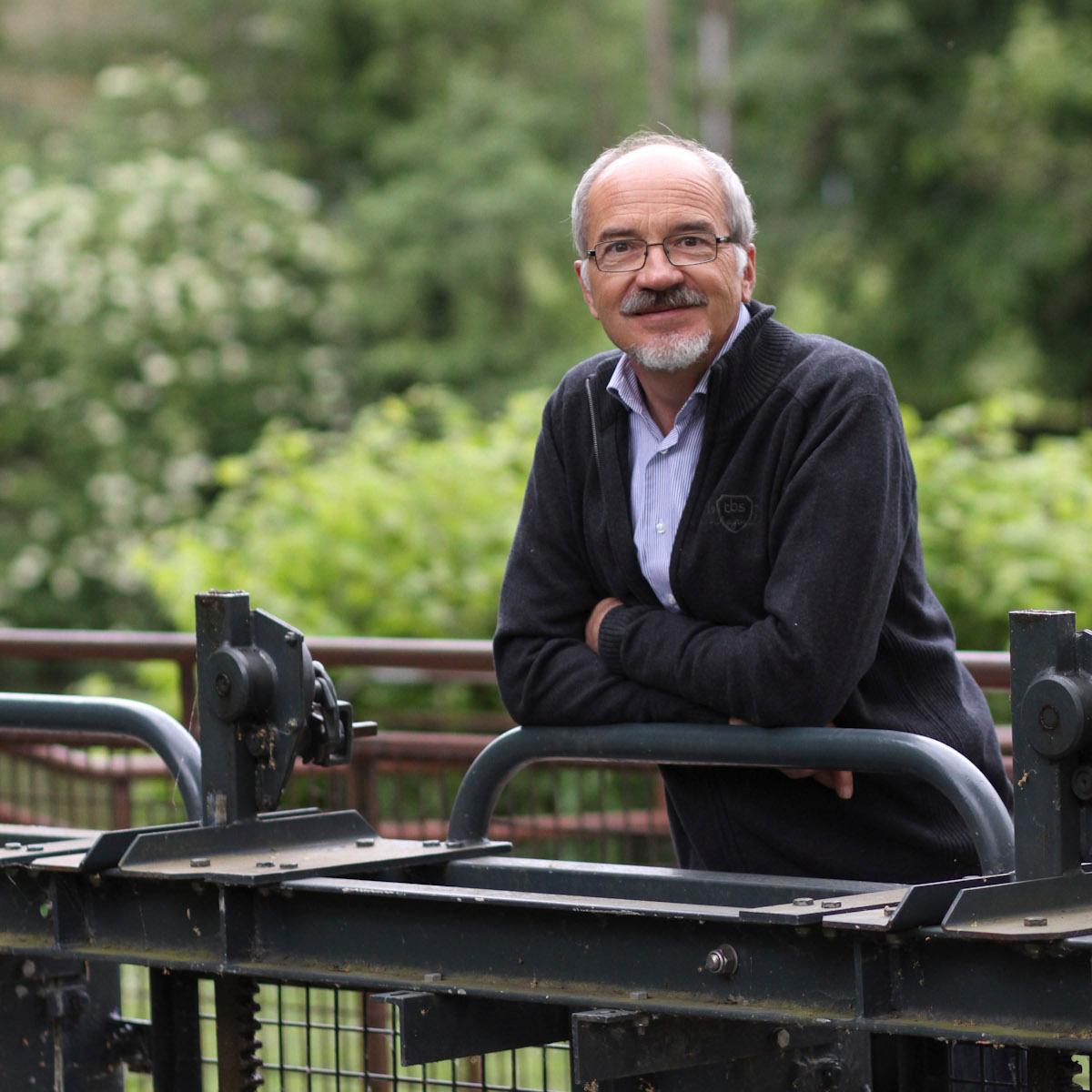 Professeur de Sciences de l'Environnement à Agrocampus Ouest     Président du Conseil Scientifique de l'Environnement de Bretagne