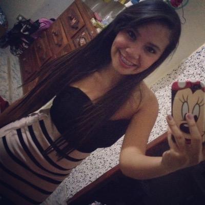 egresada de Quimica y Farmacia CC.QQ☺ pequeña pero grande de corazon  instagram:Aneliromero .