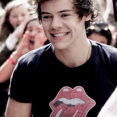 please go follow @247_HarryStyles ! She gave you this free follow (: Could you also rt the link? it would mean a lot! i love you! ♡