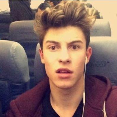 Shawn_MendesCL's profile picture. I sing?