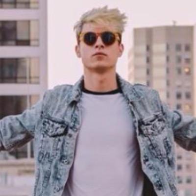 Just living like I should
Heart kian and jc so much
Stay strong ya'll
Xxxx