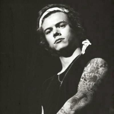 rainybubblez's profile picture. inactive bc school. ily guys