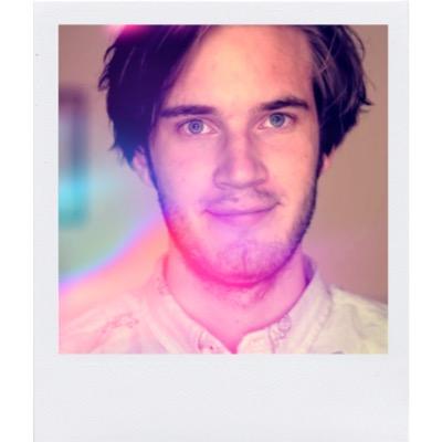 PewdiepieEDIT's profile picture. •Fan Page•

•Ask me some questions #AskPewDiePieEDITS•

   Senpai Noticed me