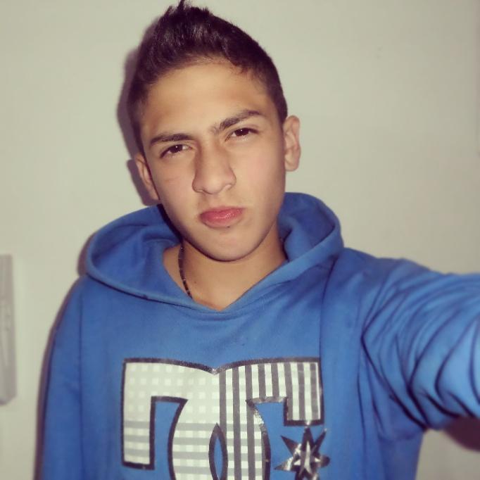 Youtuber Colombiano, Mi canal: http://t.co/eZFegyFHkj ,Negocios kevindazita@gmail.com, ♥Amo a mis #Kevinaticas♥ Esto es para siempre☺