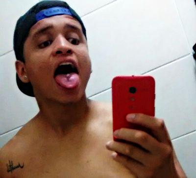 robertolmsa10's profile picture. Virei uma maquina de fazer invejoso ✌