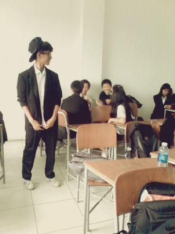 Gua ricky, manusia simple,gasuka repot dibawa selow. Aliran music/genres yang gua suka: pop,hiphop,melodic. doubleA!