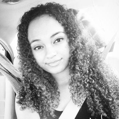 Im Kassidy :) natural curly hair ♡