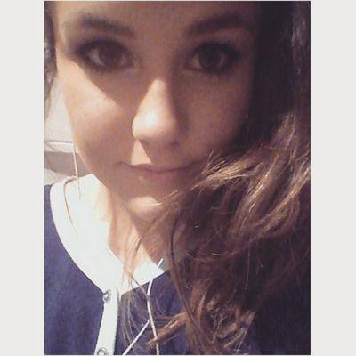 HolamellamoLou's profile picture. Me gusta el café con leche. Leo libros y escribo sobre ellos ¡bienvenidos a mi cabeza!