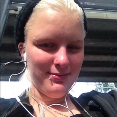 tdssterkenburg's profile picture. Woman! // 31! // Pan! // Single! // Family! // Friends! // Facebook! // Music! // Books! // Singing! // Films! // Series! // Art!