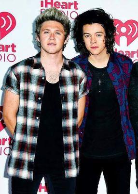 Facebook: Sol Tomlinson ✌ Snap : Sol_GimenezS  IG: Sol_Gimenez1D ♡Spaces  ♡ -Asuncion Paraguay- ♡