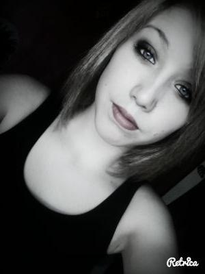 angeliquenava10's profile picture. 