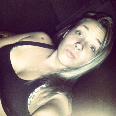 ela tem regra , regra de vadia na real nao vale nada ela vai na covardia ... ♫