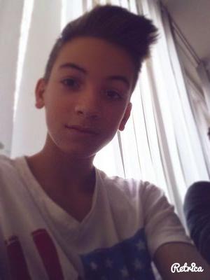 ich Heiße Karim,bin 14 jahre alt habe auch ein YouTube-Kanal namens KimoMC wo ich noch keine viedeos habe und instagram kimomc1 mich auf bekanntschaften =D