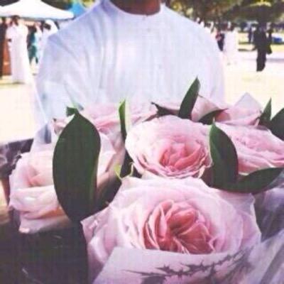 اسعد كل من تحب بكلام وإذا كنت ماتقدر انا بوصل له الكلام بالمجهول من غير لا يعرفك .