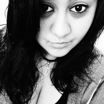 -just another teenage nobody
-18
-engaged to @bradshawheaven c;