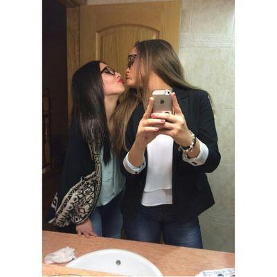 Jugadora de voleibol del CLUB MINTONETTE ALMERIA, con el 2 a la espalda. 'Que quien se va sin ser echado vuelve sin see llamado'