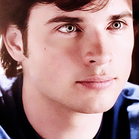 Official Twitter for #Smallville fans, a website dedicated to    Smallville; #tomwelling  and Casting.