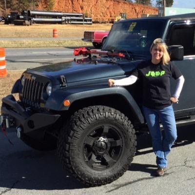 Country girl who loves family, good friends and her jeep of course (OIIIIO) Keep it Jeepin