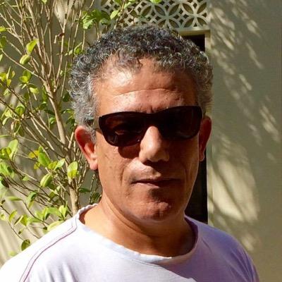 أمشي علي الماء في حلمي