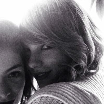o grupo é novo (acabamos de criar) e quem quiser entrar manda dm ou mention, só swiftie ok