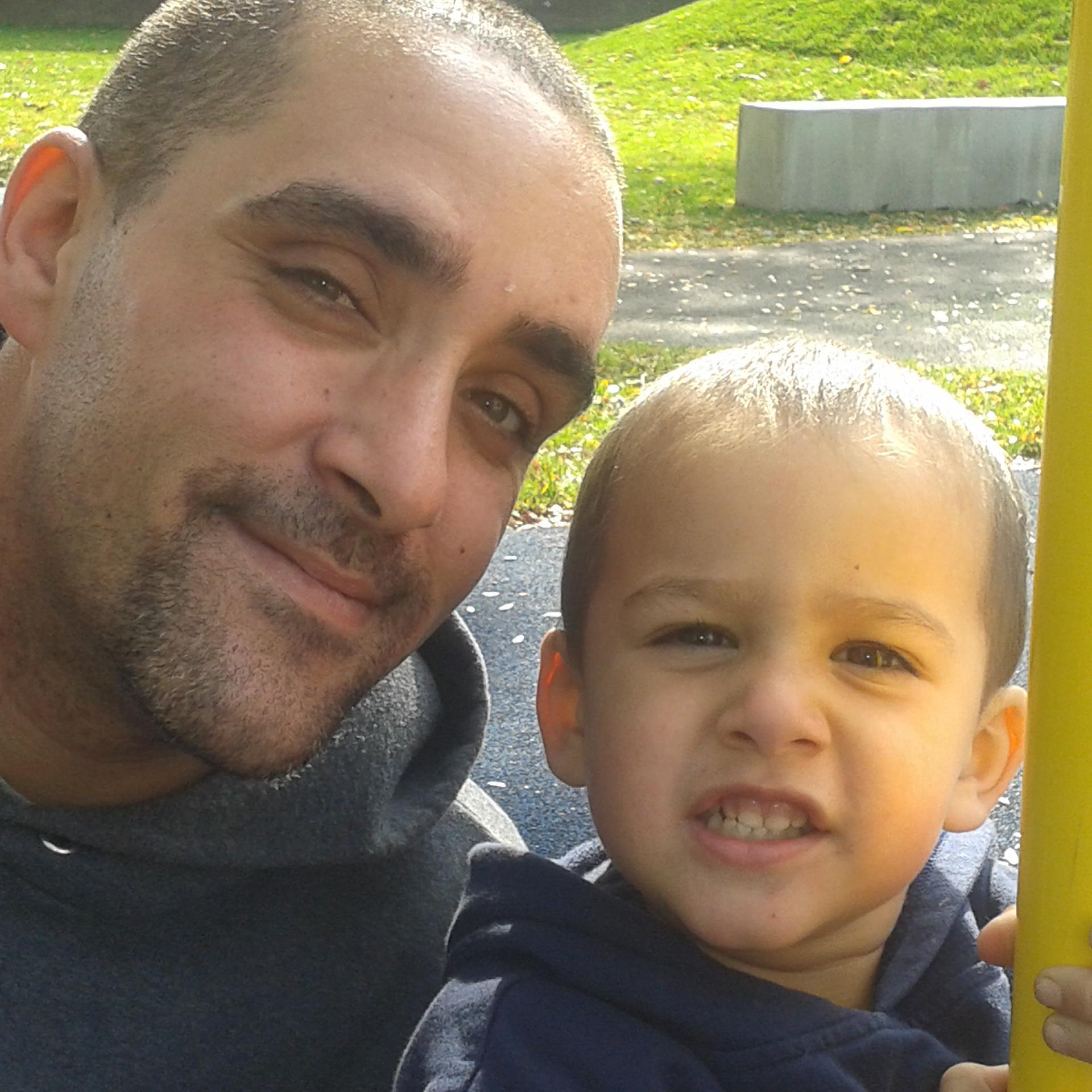 Proud daddy , Boston sports junky, I love Great food. Also love electronics, car nut,also love salem ma