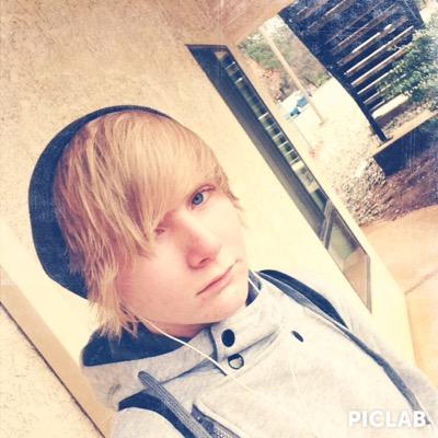 _kyrawr's profile picture. I'm a 15 year old gamer. Soon to be YouTuber. And I have headphones glued to my head. So..... ya. Instagram: http://t.co/Wt7ZBeCu9M