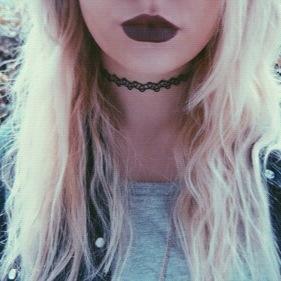 - stranger -
Cabeza suicida;