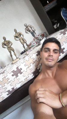 Amante de los deportes,  Actor de teatro