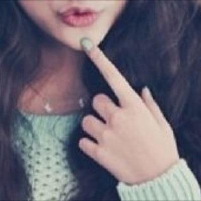 بعيداً عن كل شيء.. سأظل أرسم لوحة حياتي بقلم الدعاء.. لأني أثق بربي كثيراً..🤍🦋