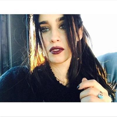YES LAUREN