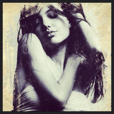 Prettiest female actress alive and love everything and everyone #Single