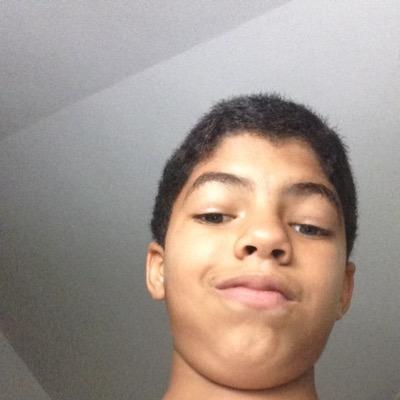 SI TE ROMPEN EL CORAZON SIGUE CON TU VIDA YO SOY DAVID AL QUE ALGUNA VEZ LE ROMPIERON EL CORAZON PERO ESO NO ME PREOCUPA LO UNICO QUE QUIERO ES MI FAMILIA