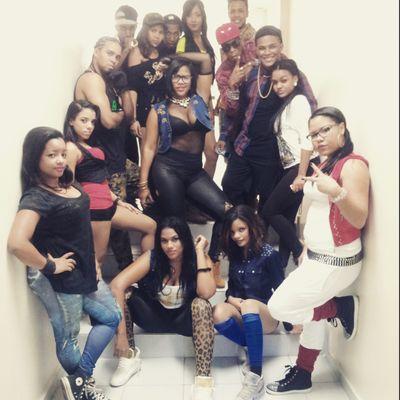 KDC #KiwDanceCrew Mas que un grupo, una familia. Coreógrafa y administradora: Kirsis Terrero @Lakiwxtreme para info: 809-634-3326 Whatsapp.