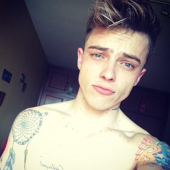 se a vida de ter paulo castagnoli faça filhos, como ela não me deu nada, eu fiz um fc