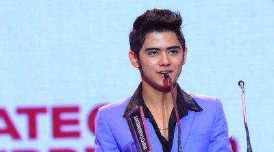 #KeepCalmAndLoveAliandoSyarief ♥ | Always support @aliando26 @alysyarief | followed by : @yhiyie23__ | created : 4 MAY 2014