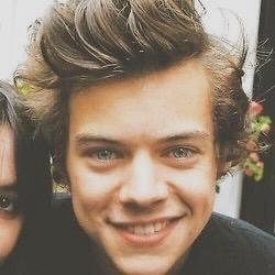 follow @nialldeputa // @harrychupol // @zarrykupal // @rndmfangirlx