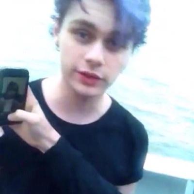 free follow from @arcticpotatoes . go follow @arcticpotatoes