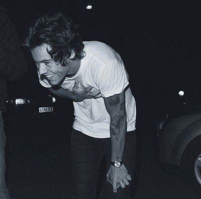 you should love yourself as much as you want your favourite band member to love you ☻☻